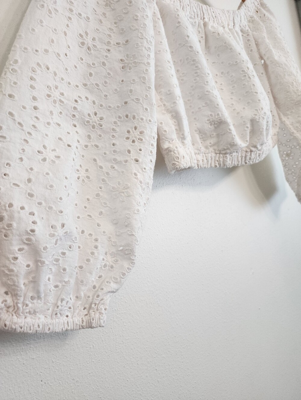 White Eyelet Crop Top Boho Festival Floral Off The Shoulder Blouse Size 6 Venus - Picture 3 of 12